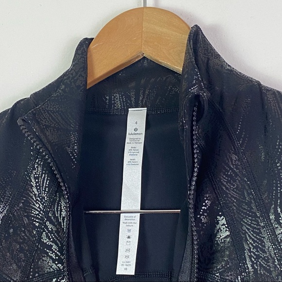 NWT Lululemon Define Shine Jacket Acclimatize Black Foil Special Edition Size 4 - Picture 10 of 16